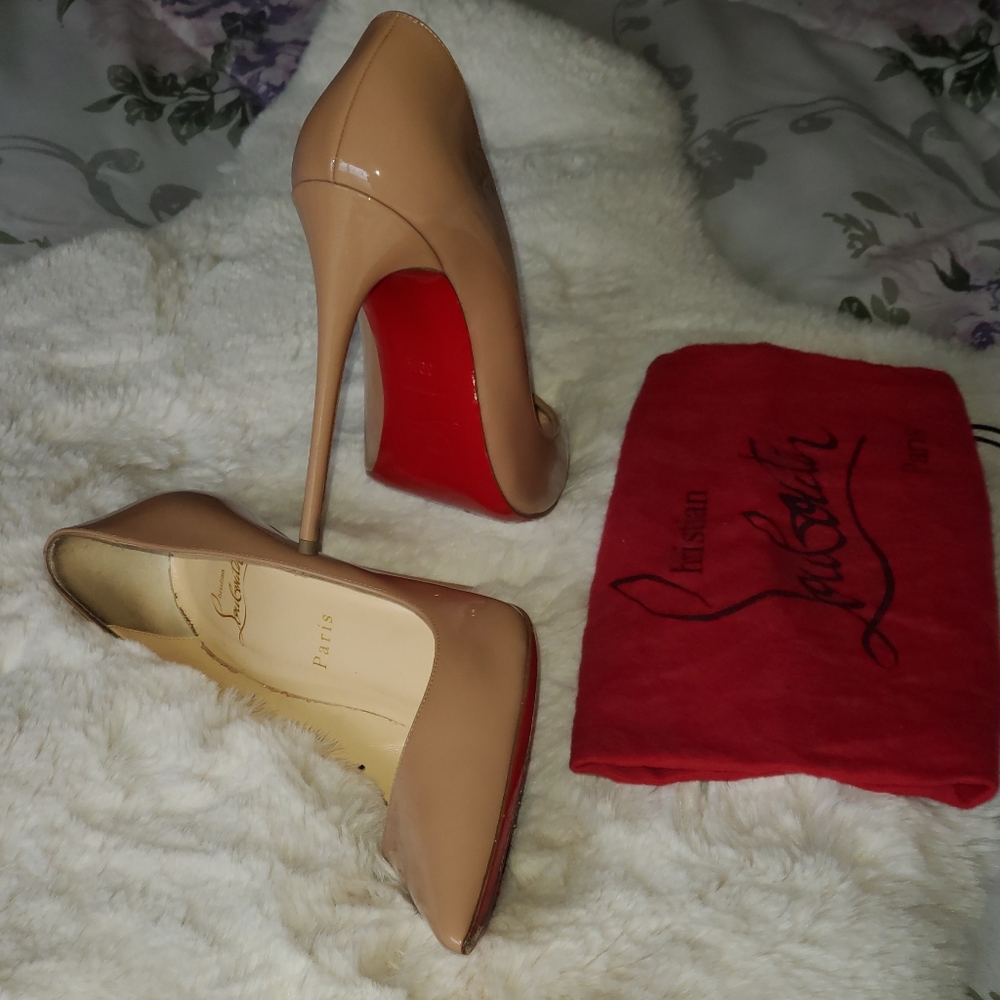 Christian Louboutin Nude So Kate pumps 39 1/2